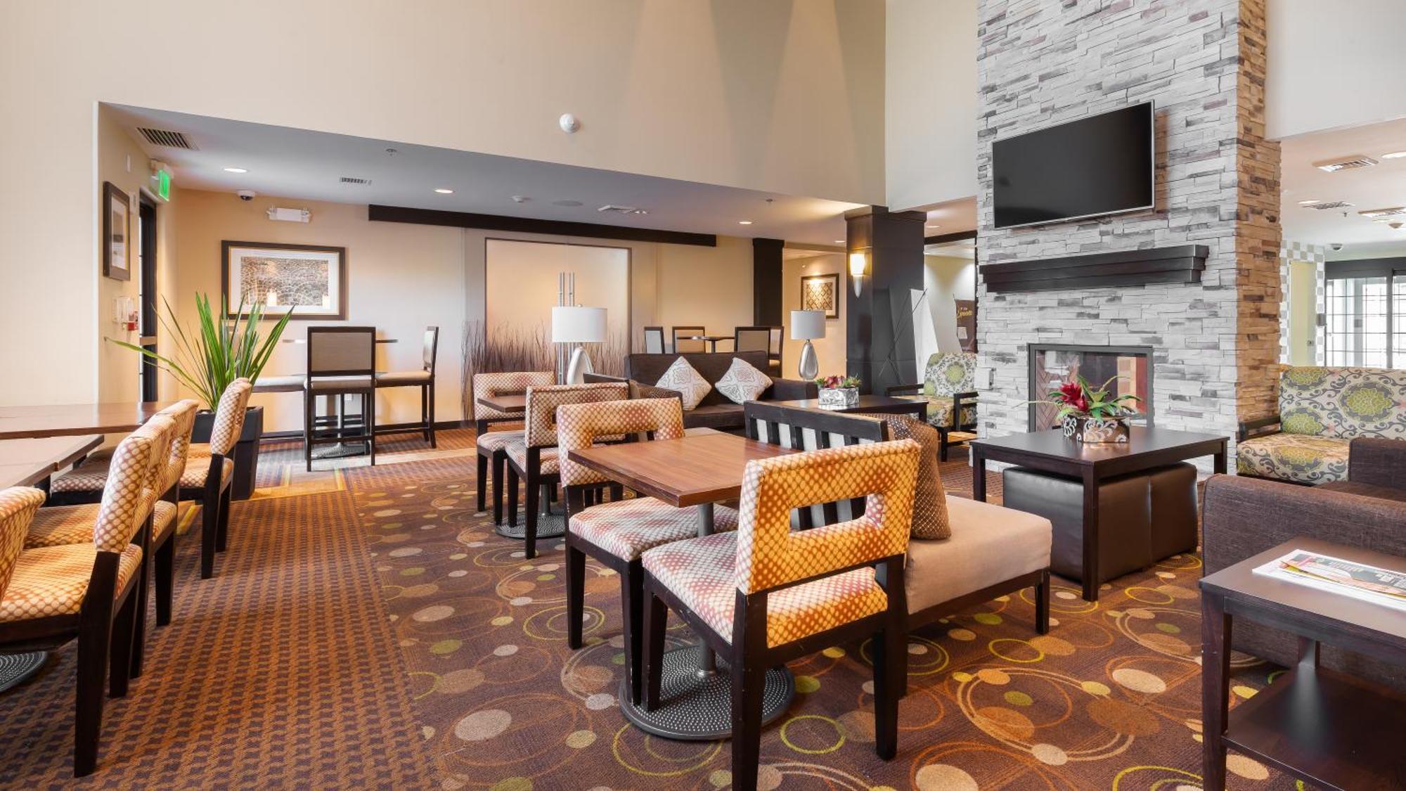 Staybridge Suites Chihuahua By Ihg Экстерьер фото